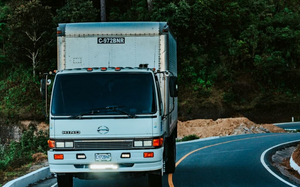Camião pesado numa autoestrada